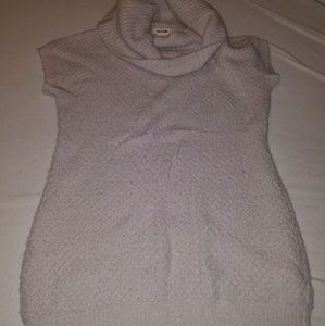 Crowell neck, light-weight cream sweater